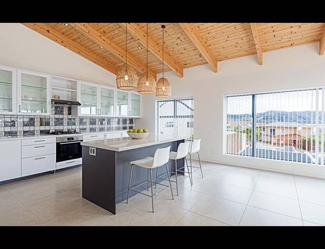 5 BEDROOM HOUSE FOR SALE IN MYBURGH PARK